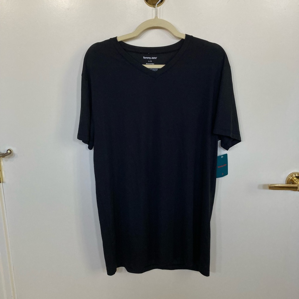 Tommy John Second Skin V-neck t-shirt NWT